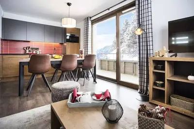 Image de 4 Pièces 8 Personnes +