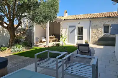 Image de Villa - 8 personnes - 4 Chambres - Jacuzzi - Ile de Ré - Wifi - Bord de Mer
