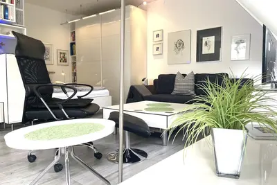 Image de Cozy 1 ½ room apartment on the 2nd floor with balcony overlooking the spa gardens