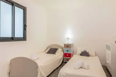 Image de Joli appartement pour 4 personnes avec piscine, Wifi, climatisation, Tv, terrasse et parking
