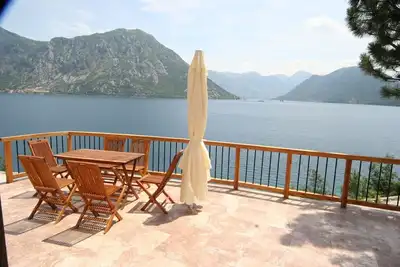 Image de Superbe maison de 3 chambres avec vue sur les îles Perast