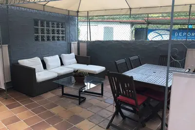 Image de Maison avec terrasse et cheminée dans les montagnes des Asturies