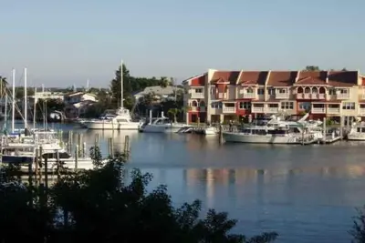 Image de Madeira Beach Condo près de John's Pass