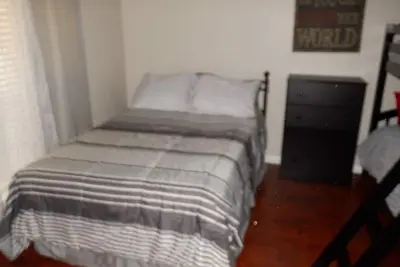 Image de Maison 4 chambres - Très bien situé (dormir 10 invités)