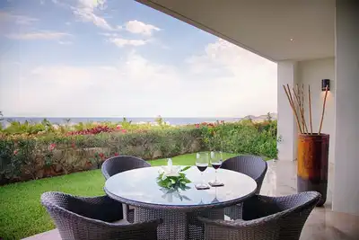 Image de Condo de luxe avec vue sur l'océan près du quartier de la galerie d'art à San Jose del Cabo🎨