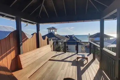 Image de Vues du Golfe! Près de la plage! Vélos, fitness et tennis gratuits!