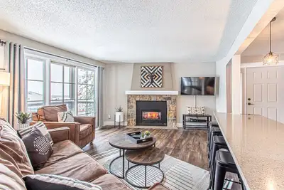 Image de Billets de remontée à prix réduit! Condo à vapeur récemment rénové, près des pistes!