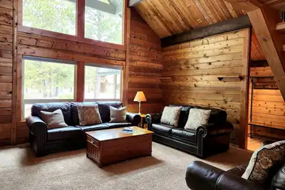 Sunriver Cabin with A/C, Fireplace & Bike Path Access