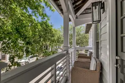 Image de Près du centre-ville et de la plage, 2 chambres pour adultes, vélos gratuits / remise en forme