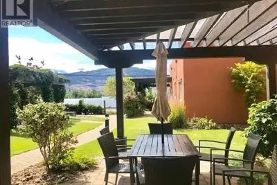 Image de Cette villa! Rez-de-chaussée, 2 ch, au bord du lac, idéal pour les familles et les snowbirds
