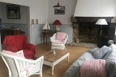 Image de maison de village bord de mer