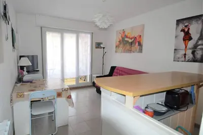 Image de Appartement avec loggia - Proche centre et plage