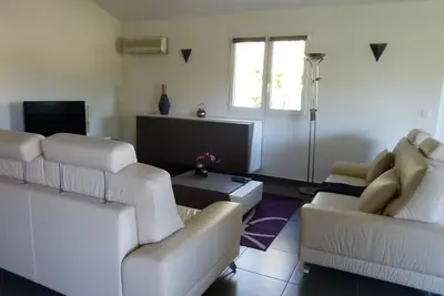 Image de Charmante villa individuelle avec terrasse proche de la mer