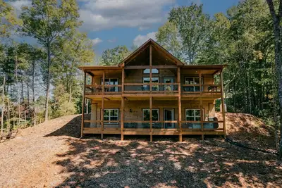 Image de Escapade en chalet de charme (bain à remous, wifi) près des vergers Mercier!