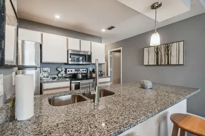 Image de Proche Disney! \"La Force Est Avec Vous! \" Spectacular & New Luxurious Home!