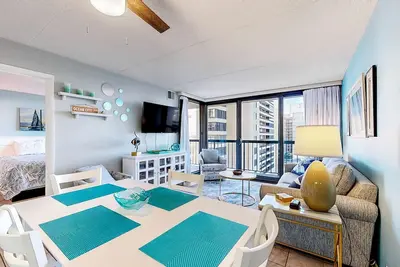 Image de Magnifique condo en bord de mer avec balcon privé, vue sur l'océan et trois piscines!