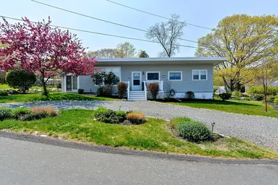 Image de Deux Plages: Immaculate 3 lit \/ 1. maison de 5 bain entre Long et Good Harbor!