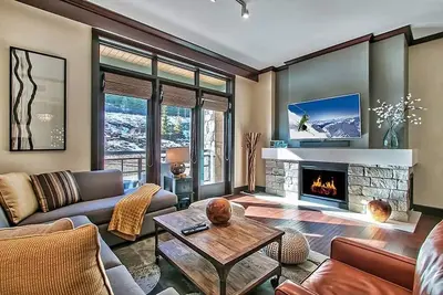 Image de Condo de luxe à Ritz-Carlton Lake Tahoe - Ski-in & Ski-out