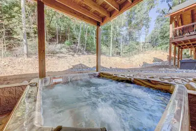 Image de Chalet Blue Lagoon Cinema Gatlinburg avec piscine intérieure