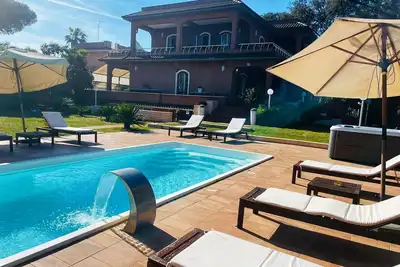Image de Villa italienne romaine à 5min de la mer à 35min de Rome