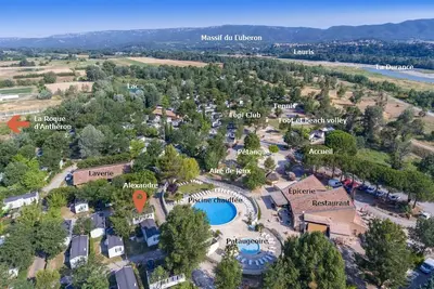 Image de Confortable mobil home 3 chambres en Provence - Piscine et lac privé
