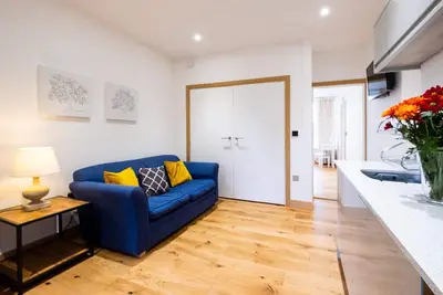 Image de Ash - Three Tuns Apartments