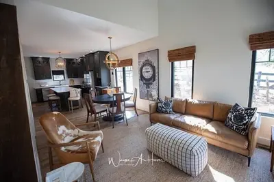 Image de Ky Cottage - Keeneland Horse Sales and Racing, Ky Horse Park, Bourbon Tours