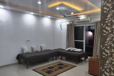 Image de Luxury & Elegant Home Stay for 6, apartment loaded with amenities, near airport.