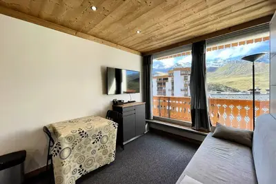 Image de Val Thorens location: studio rénové et ensoleillé avec vue sur les montagnes
