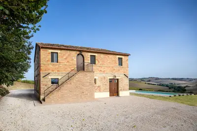Image de Villa récemment restaurée avec piscine privée chauffée et vue imprenable