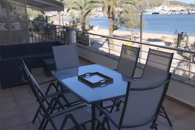Image de Belle appartement à droite sur la plage.