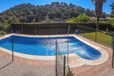 Image de Villa Concha, maison de campagne avec piscine et cheminée à la campagne