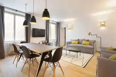 Image de A Superior 3-Bdr / 3br in Saint Germain