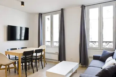 Image de Great 52sqm 2-Bdr near Nation