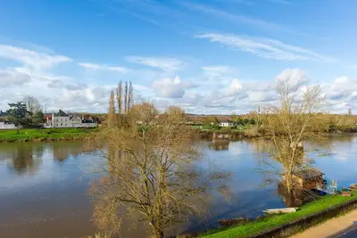 Image de Luxury apartment overlooking the River Loire, close to Château and restaurants.