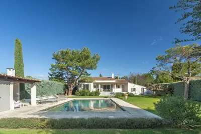 Image de Villa au coeur du Luberon à proximité de Gordes  piscine privée (8 couchages)