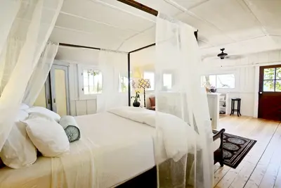 Cottage romantique, vue imprenable sur l'océan, à proximité des plages, cadre de ranch historique
