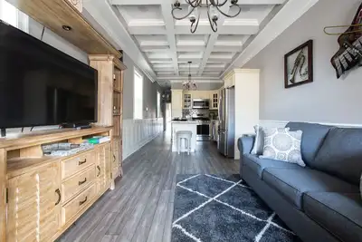 Image de Mid City Mansion, Southern Living for 12 Walk to tramway