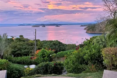 Image de Nouvelle Liste: Spectaculaire meilleure vue à Pez Vela - 4 Bdrms et piscine privée