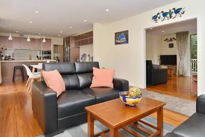 Image de Leinster Villa - Leinster Villa: Spacious two bedroom apartment