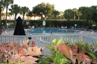 Image de Intercoastal retreat w sunset views Dolphins daily Clay Tennis Courts