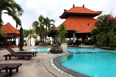Image de Shanti · Chambre Supérieure Petit Déjeuner Buffet Bord de Mer Sanur Bali