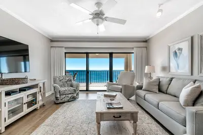 Image de Shipwatch D504 - Front de plage avec terrasse et intérieur côtier!