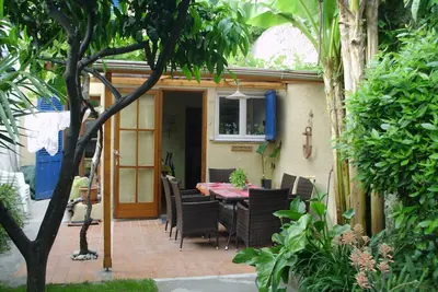 Image de Maison de ville ancienne avec jardin et parking souterrain Ă 3 minutes de la plage