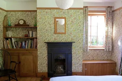 Image de Disponible Nouvel An! Arts & Crafts Cottage de 7 chambres à Lymington près de la côte
