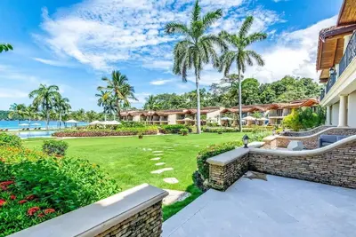The Palms Mansion: 4-Bed 6 Bath Bath Beachfront Vacation Rental in Playa Flamingo