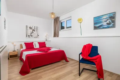 Image de Appartement de deux chambres avec la terrasse Kraljevica (A-17589-a)