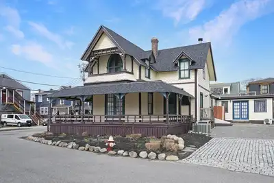 Image de En ville hors Circuit Avenue Oak Bluffs Ă pied jusqu'Ă Inkwell Beach