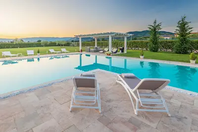Image de Luxury modern villa with A\/C, pool, Jacuzzi, Sauna and Turkish bath near Lucca