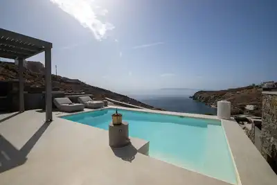 Image de Phos Villas, Selene - Coucher de soleil au bord de la piscine